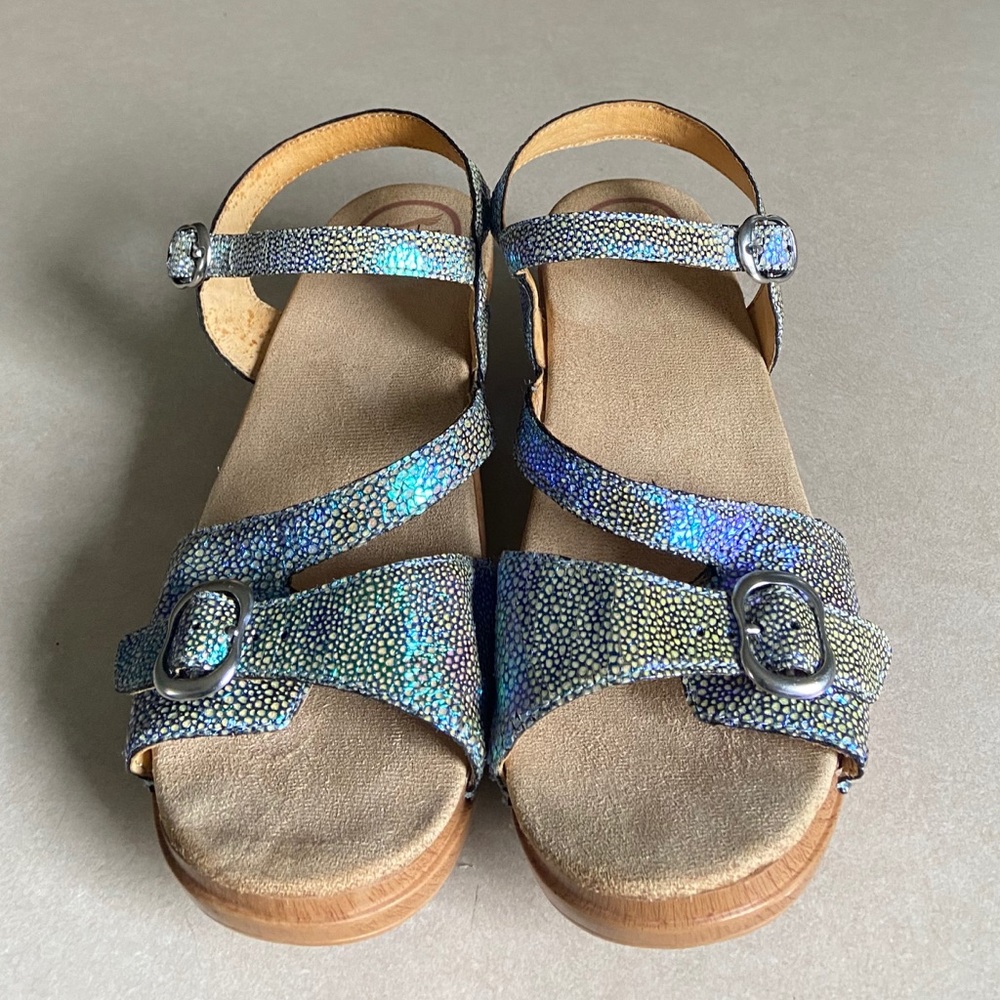 Dansko sandal size 40.